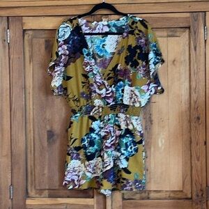 1.4.3 Story by Line up Mustard Floral Print Romper Sz.,MD So Cute!😎
